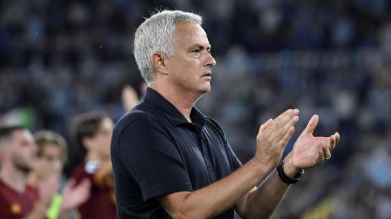 Mourinho Il Gesto Del Telefono All Arbitro E Lo Sfogo Social FOTO