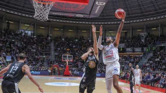 A La Fortitudo Bologna Stende L Apu Udine In Un Paladozza Sold Out