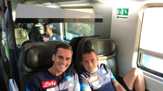 Foto Azzurri In Viaggio Verso Roma Giaccherini E Milik Sorridono Sul