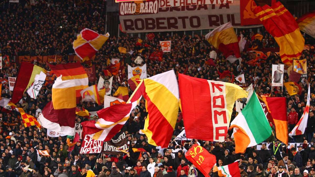 Romanisti scatenati, assaltato anche un autogrill a Venturina