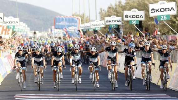 Fra applausi e lacrime Livorno ha abbracciato il Giro e Wouter