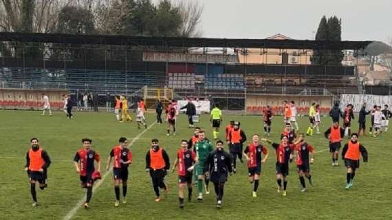 Il Cecina esulta a Ponsacco