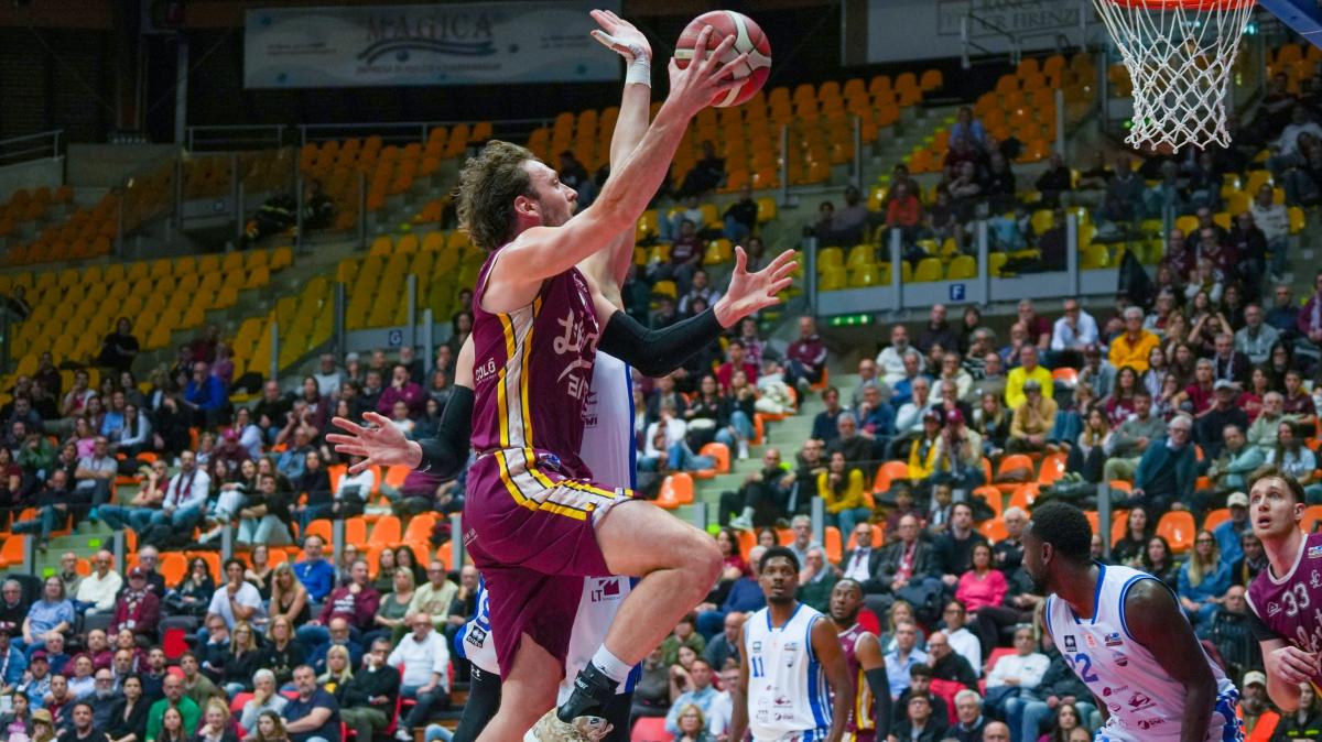 A2. Libertas corsara a Mestre con una grande sesta vittoria esterna, 82 a 90