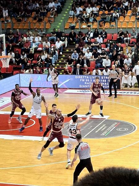 A2. La Libertas vince e convince nei play-in battendo Milano, 102 a 84
