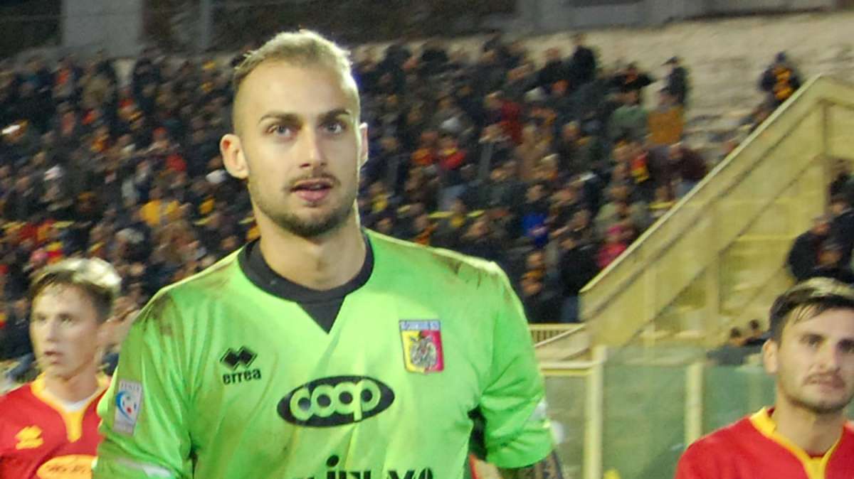 Amaranto, possibile l'arrivo del portiere Furlan del Catania