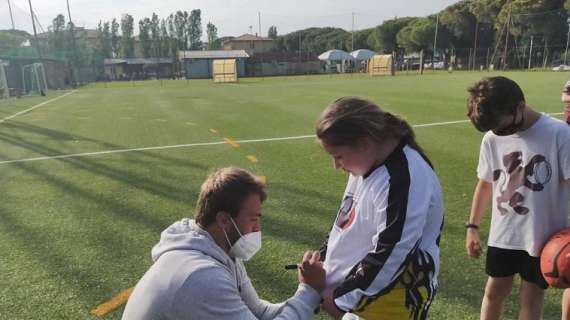 Il tallonatore Lucchesi, cresciuto nei Lions, in visita al Priami