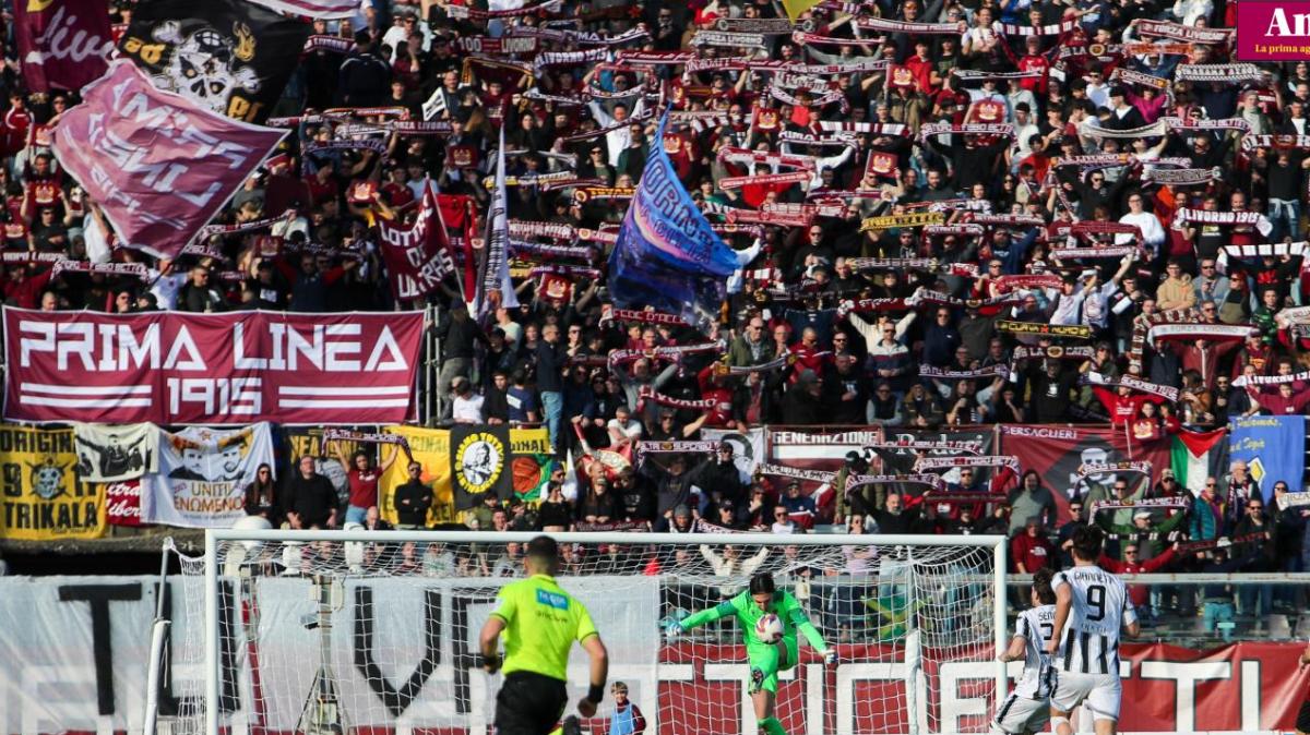 Giudice sportivo, oltre 2mila euro di multa per il Livorno