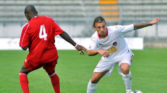 Livorno con super Paulinho vince di rimonta sul Siracusa