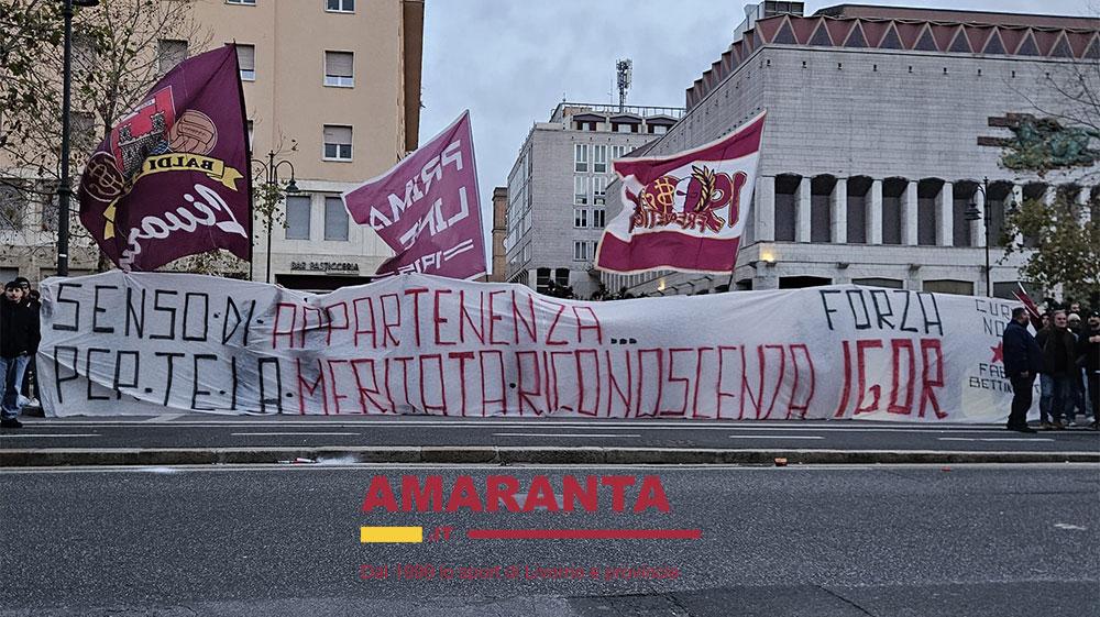 Lo striscione della Nord