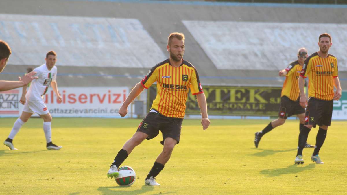 Calciomercato. Spunta il nome di Cenetti per il centrocampo