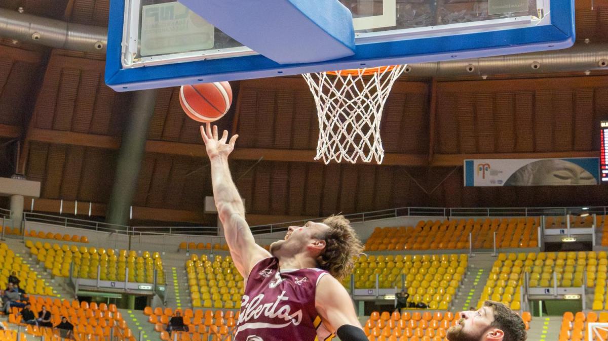 A2. Libertas eroica, sconfitta di misura a Bologna senza Woodson, 66 a 64