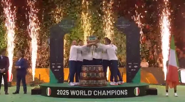 Volandri fa il miracolo e conduce l'Italia a vincere la quarta Coppa Davis