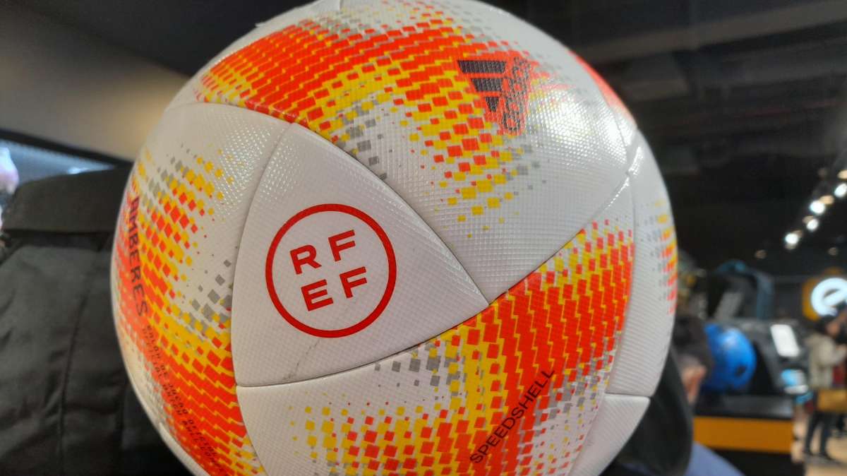 Ufficialità. Il giovane centrocampista Ferraro è un giocatore del Livorno