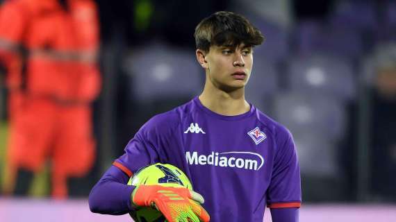 Fiorentina con Martinelli in porta, è il primo classe 2006 a giocare titolare in Serie A