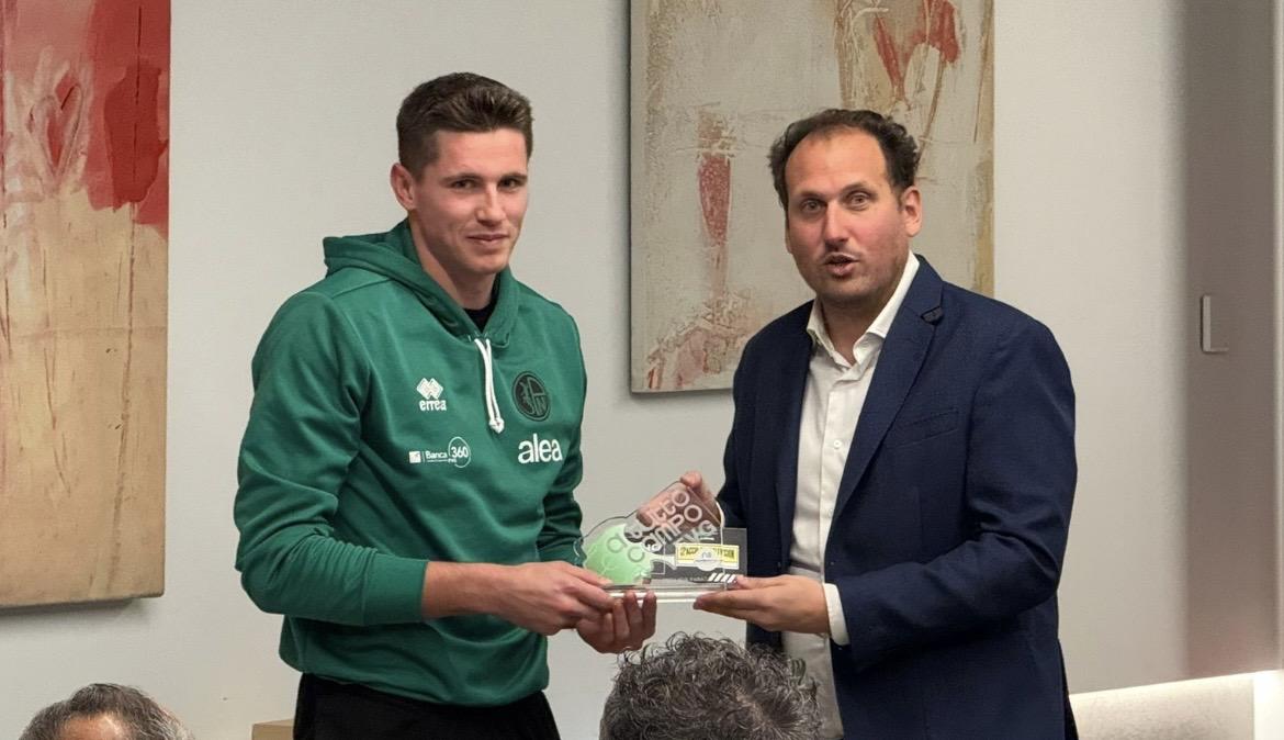 MIGLIOR PARATA DI NOVEMBRE - Meneghetti del Nuovo Pordenone contro il Tolmezzo