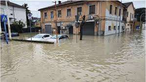 Maltempo, tragedia in Emilia: 4 morti e diversi dispersi per esondazione 14 fiumi