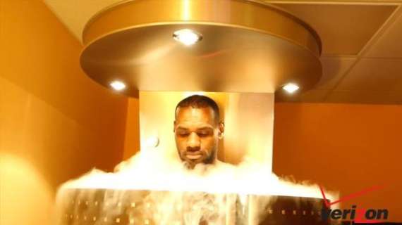 LeBron James senza fascetta e la sua doccia gelata terapeutica