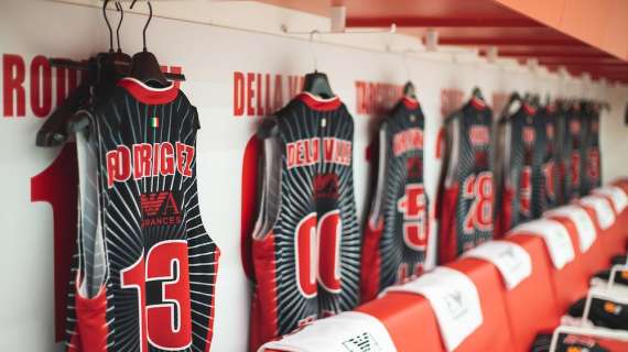 Dentro lo spogliatoio biancorosso e i riti del prepartita Olimpia