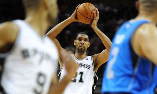 NBA: Gli Spurs festeggiano e vincono in volata contro i Mavs