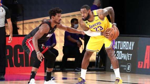 Troppi Lakers per gli Heat: Davis da record guida la vittoria in Gara 1