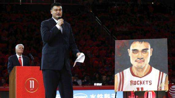 Houston ritira la maglia di Yao Ming, un pioniere nella storia del basket