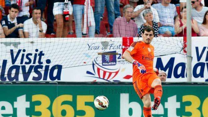 Victoria y nuevo récord para Casillas