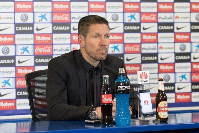Simeone: "Competimos con Madrid y Barça y queremos quedar entre los tres primeros"