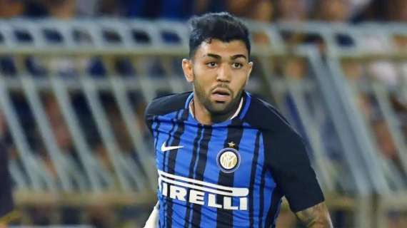 El Inter sigue buscando destino para un ex-compañero de Icardi en la delantera