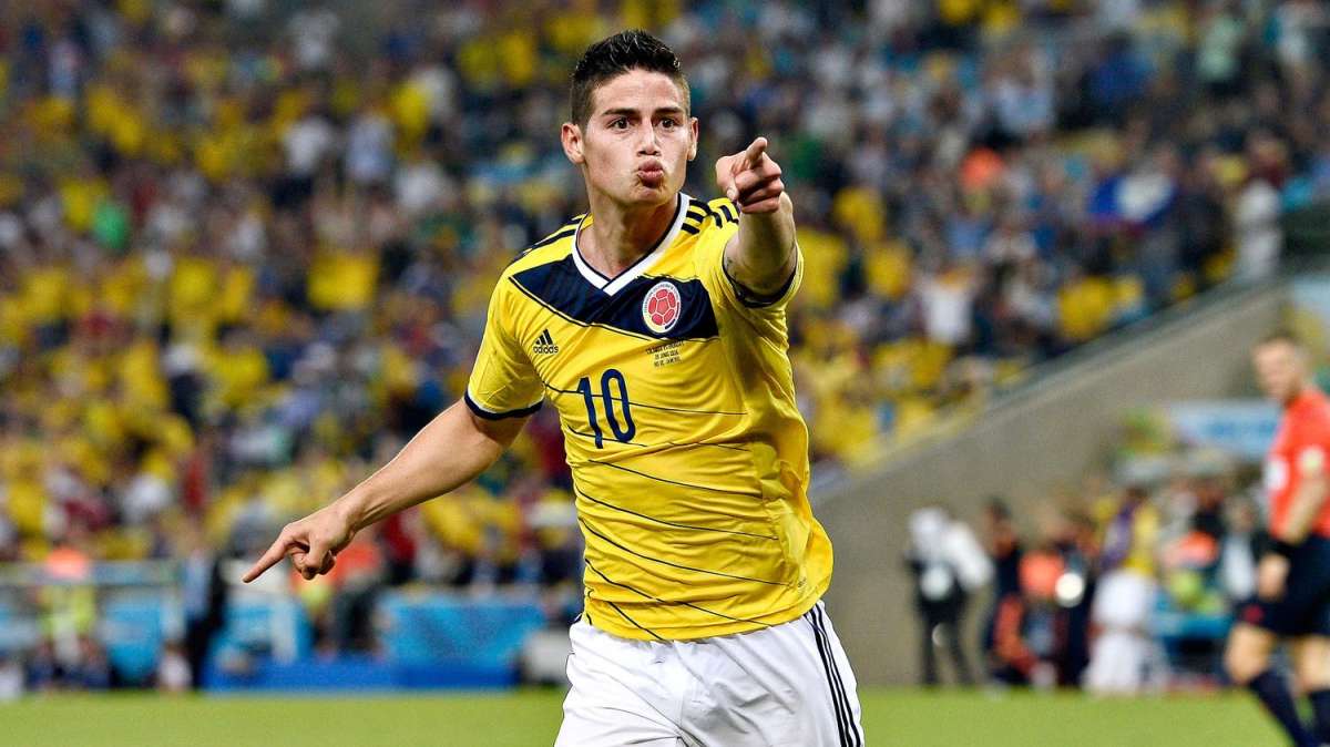 James da la asistencia del gol de la victoria frente a Eslovenia
