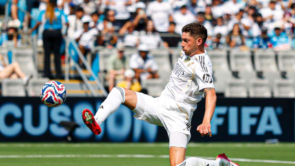 Alarma Real Madrid: Valverde se marcha lesionado de Vallecas