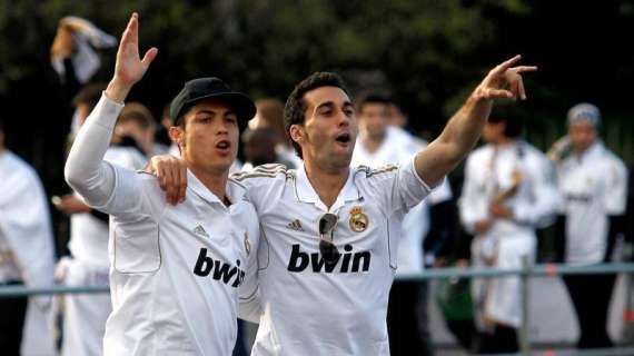 FOTO - Arbeloa felicita a Mourinho por su 54 cumpleaños, ¡Con Casillas en la foto!