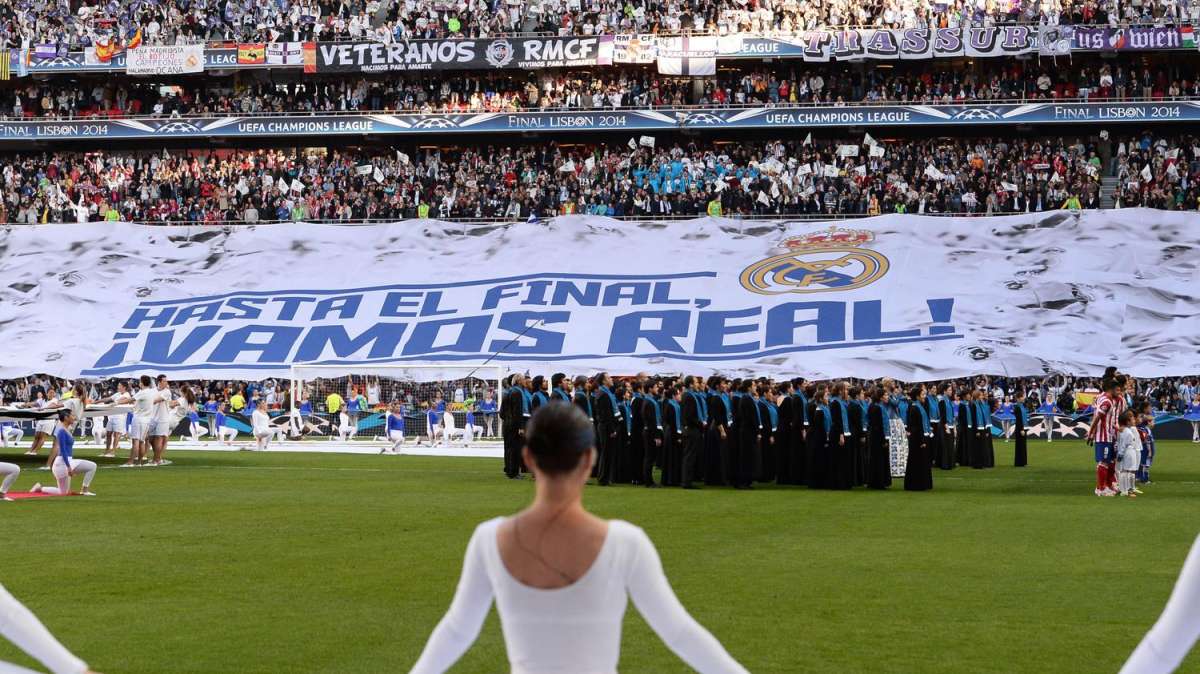 El Real Madrid regala una camiseta firmada al Benfica por su hospitalidad