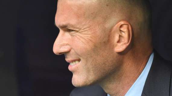 Zidane convierte el Camp Nou en terreno amigo y hace historia