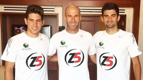 FOTO - Los Zidane no se separan. De la peluquería al Bernabéu
