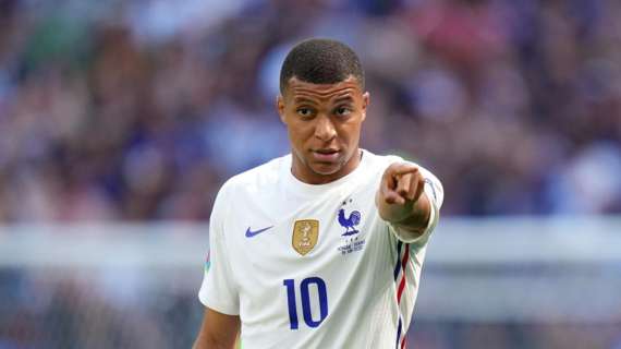 Kylian Mbapp&eacute; con Francia