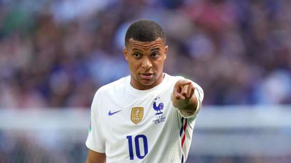 Kylian Mbapp&eacute; con Francia