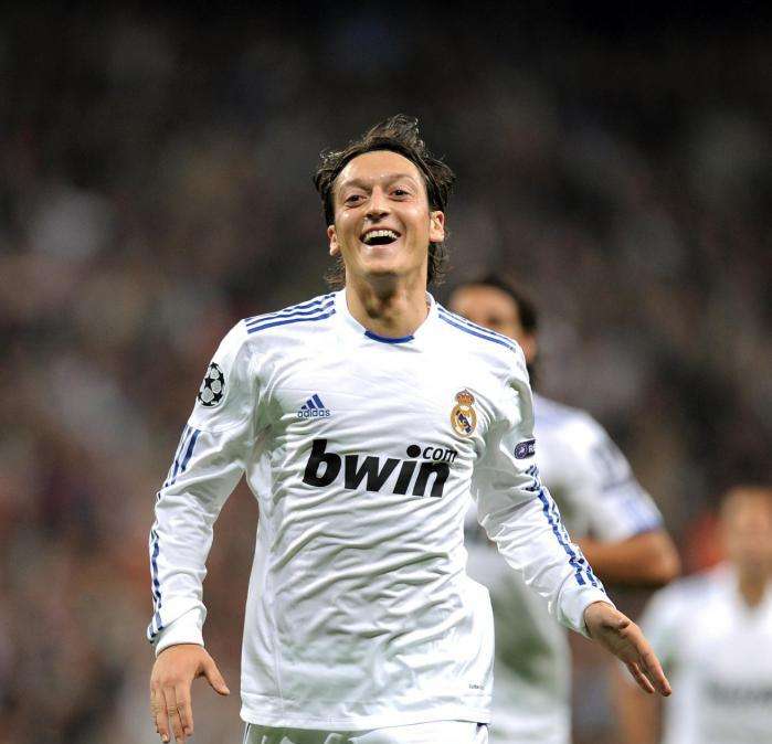 Özil: "A mi padre le faltó experiencia con Florentino. Las cosas subieron de tono y..."