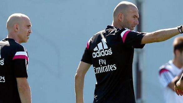 Ancelotti tiene claro que Zidane debe entrenar
