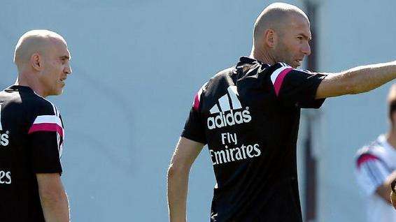 El caso Zidane, defensores y detractores del galo