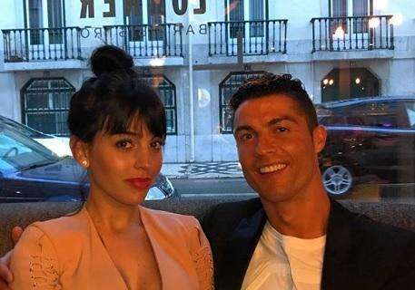 FOTO - Calma antes de la tempestad: Cristiano se relaja con Georgina en Lisboa