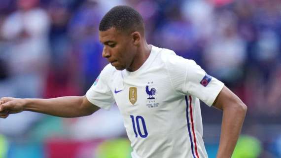 Kylian Mbapp&eacute; con Francia