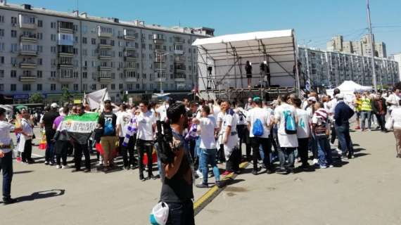 FOTO BD - Kiev comienza a teñirse de blanco: así está la 'Fan Zone'