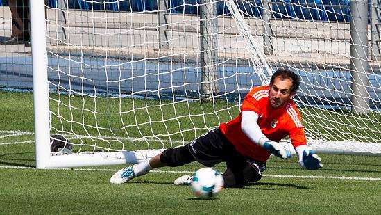 Diego López acude a Valdebebas y se entrena en solitario