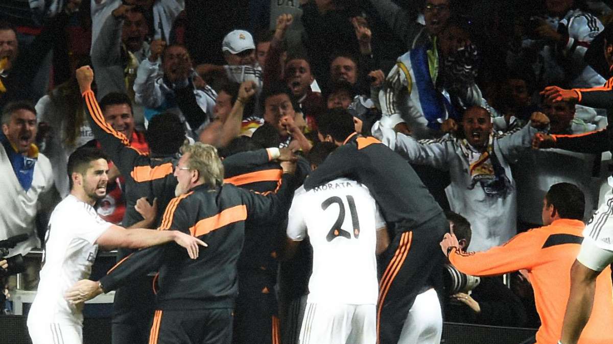 La UEFA abre expediente a Xabi Alonso por saltar al césped