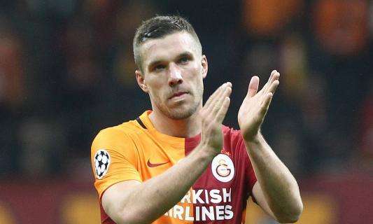 O Jogo: Contactos entre Podolski y el Sporting