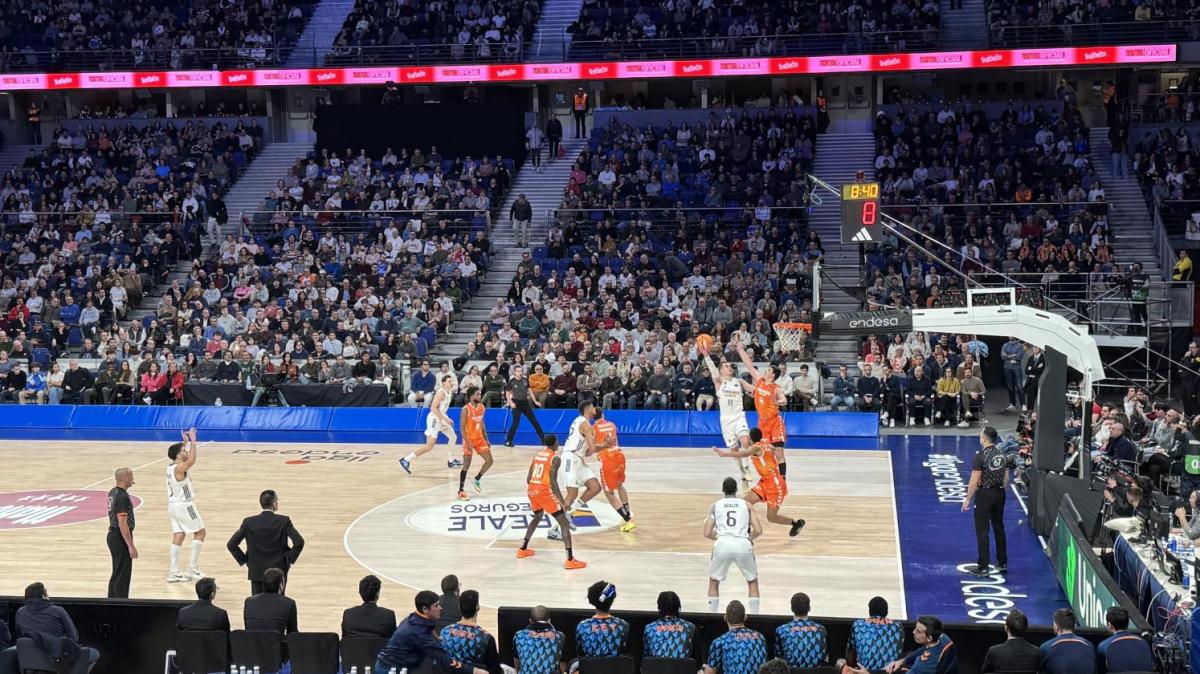 Real Madrid 94-79 Valencia Basket: Súper Mario conduce la victoria blanca