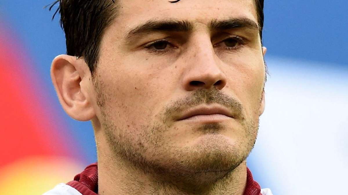 Del Bosque: "Casillas seguirá en la Selección mientras siga jugando con su equipo"