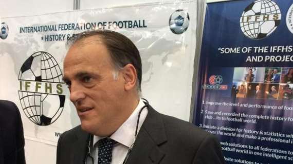 Tebas: "Estamos muy contentos de volver. Es una posibilidad imposible que no acabe la Liga"