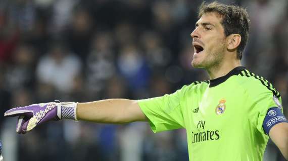 Sunday Express: Wenger piensa en Casillas