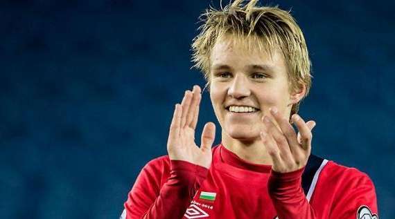 Periodista Digital: El Betis insiste la cesión de Odegaard